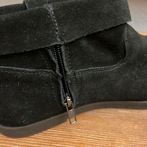 UGG Josefene Cuff Short Boot NWOB - 9.5 - Picture 6 of 9